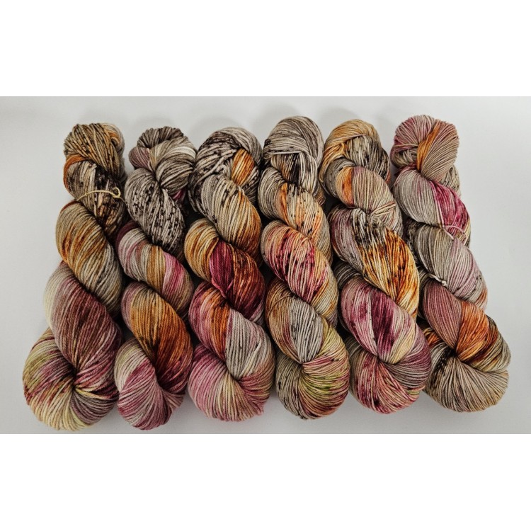  Hand Dyed Yarn 4 ply/DK  75% Superwash Merino 25% Nylon 100g